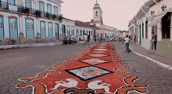 Strada "in attesa" del passaggio del Signore (Domenica delle Palme)