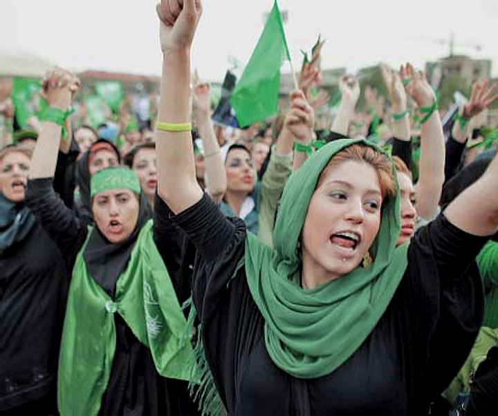 Iran: attiviste del candidato Mousavi al grido "votazioni truccate"; fonte Curtis