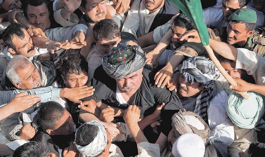 Afganistan: il generale Abdul Dostum ritorna in patria per le elezioni; fonte Firouz