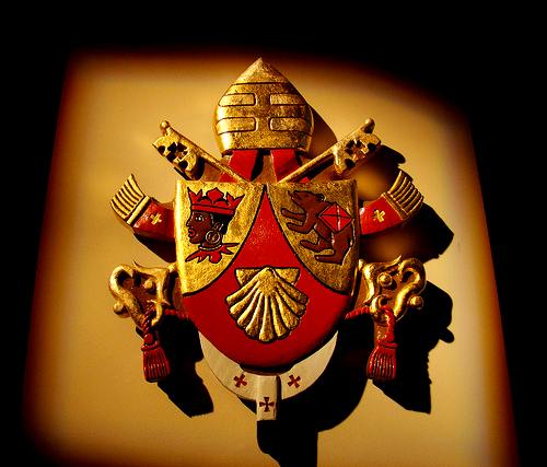 lo stemma di Papa Benedetto, spiegazione, clicca
