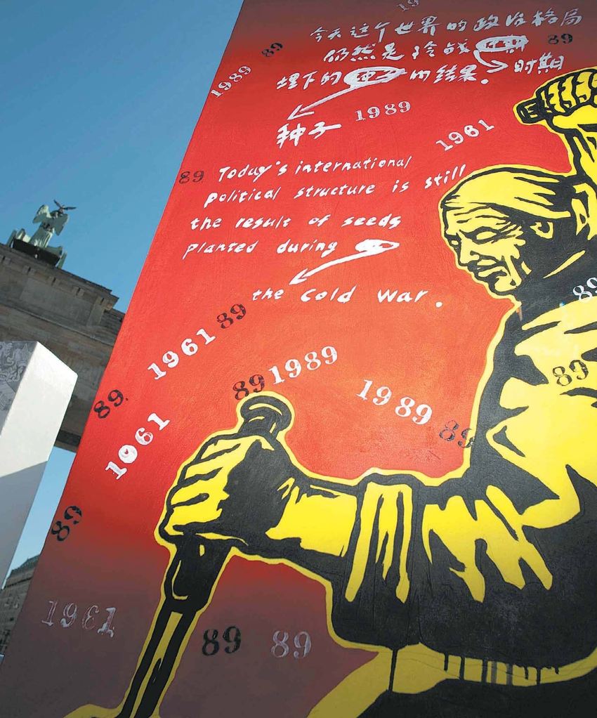 Berlino, a 20 anni dalla caduta del muro: "i semi della democrazia stanno crescendo?!"