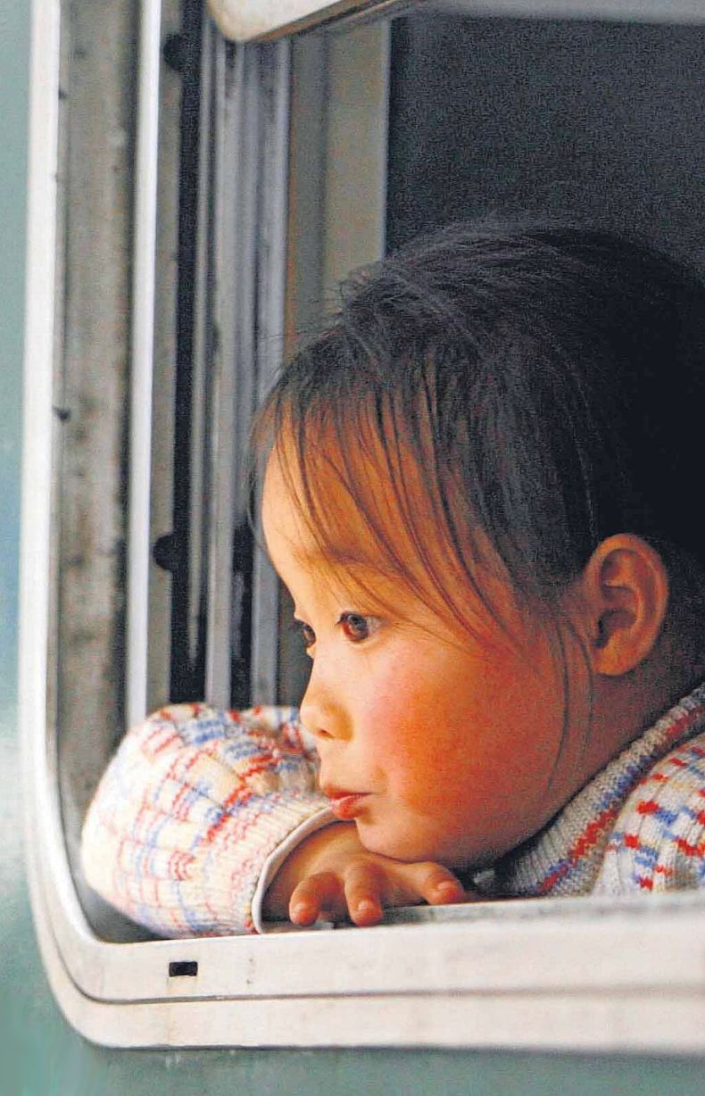 In Cina "femmine oppresse"  dalla legge "del figlio unico", costrette anche a "disfarsi" di neonati e feti "femmina" !