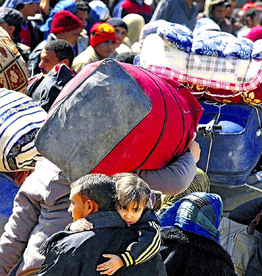 Moltitudine di libici profughi in Tunisia; fonte Fusco
