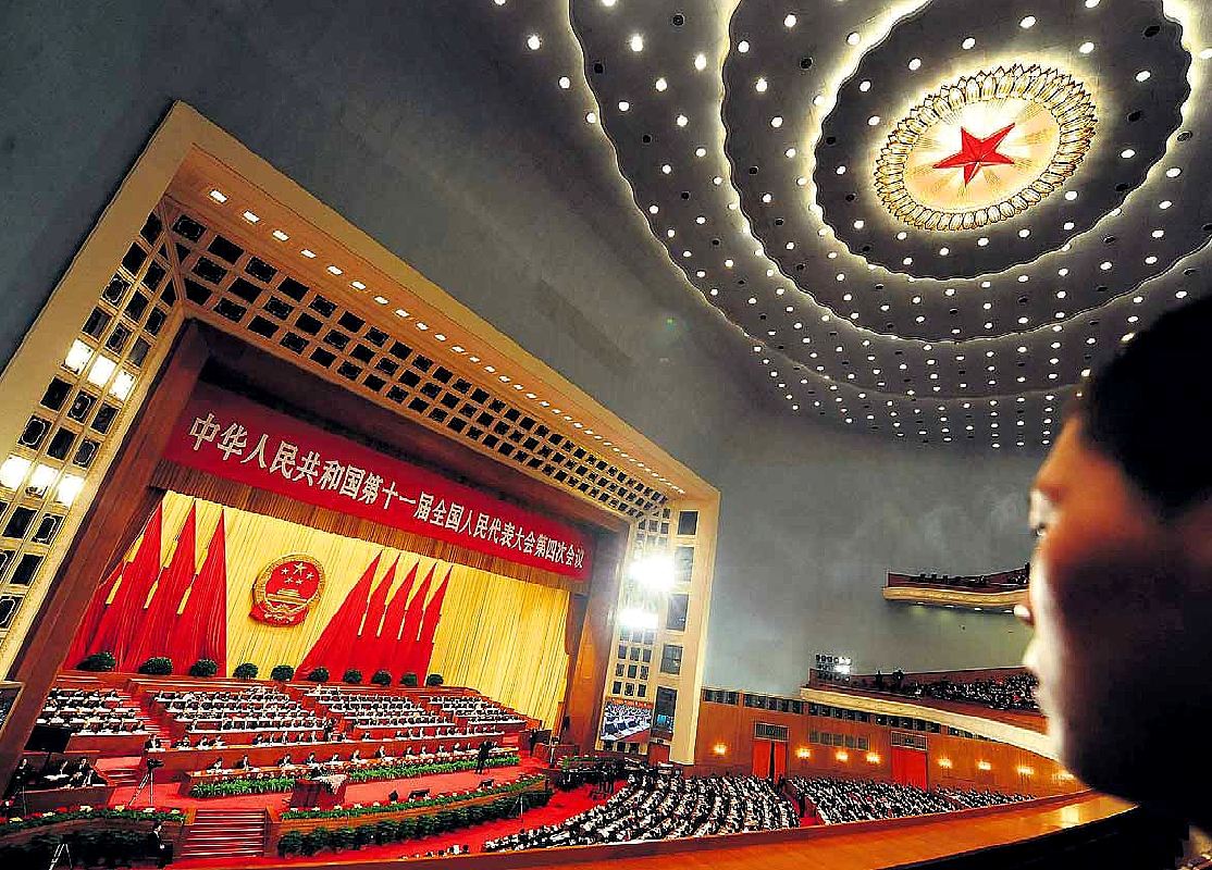 Al "Congresso Nazionale del Popolo" il Primo Ministro cinese propone di aumentare i "salari minimi" per migliorare la distribuzione della ricchezza e lo "sviluppo"; fonte Brown