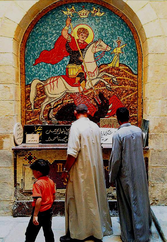Quartiere copto (cristiano) del Cairo (Egitto): nel 2011 qui 26 cristiani vennero uccisi in aggressioni da parte di fondamentalisti islamici...; fonte Andrei