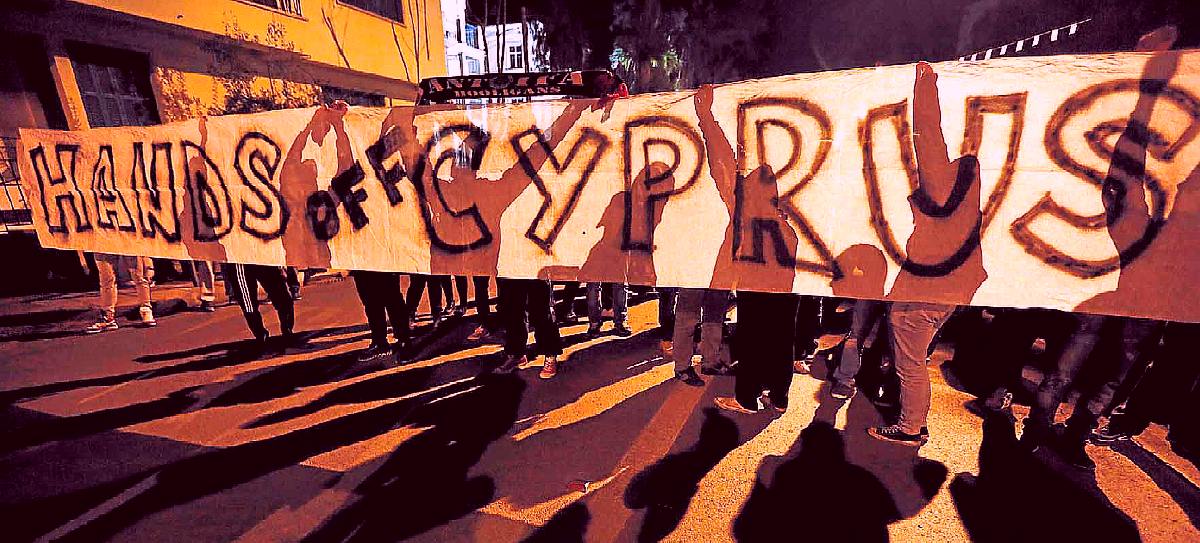 " Gi le mani da Cipro " (scricchiola l'euro); fonte Reuters