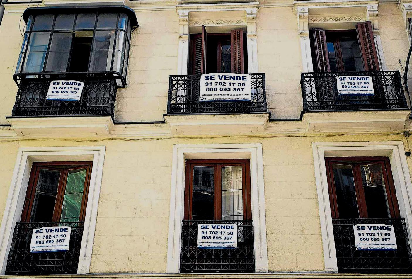 Madrid (Spagna), famiglie sfrattate per non poter pagare le ipoteche, le cui case svendute a prezzi di 10 anni fa'; fonte Hanna