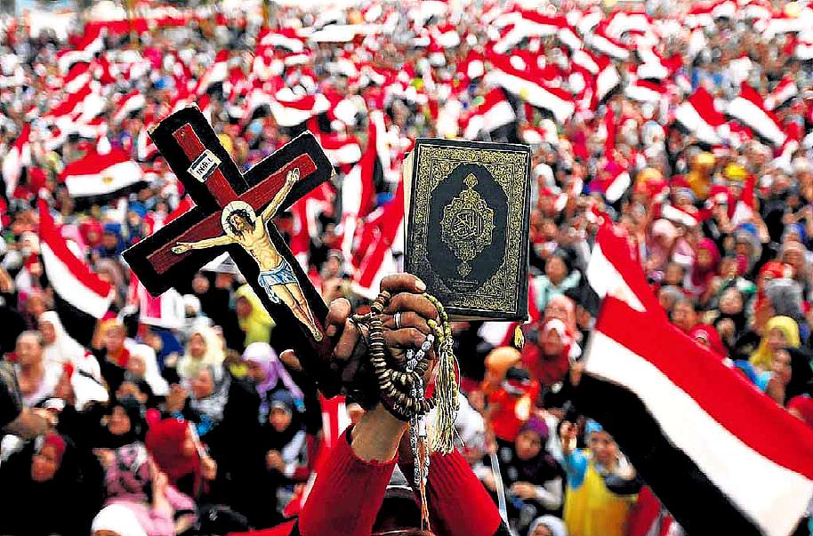 Egitto, oppositori di Morsi (Presidente deposto), accusato di tollerare persecuzione a minoranze etniche e religiose; fonte Abd El Ghany