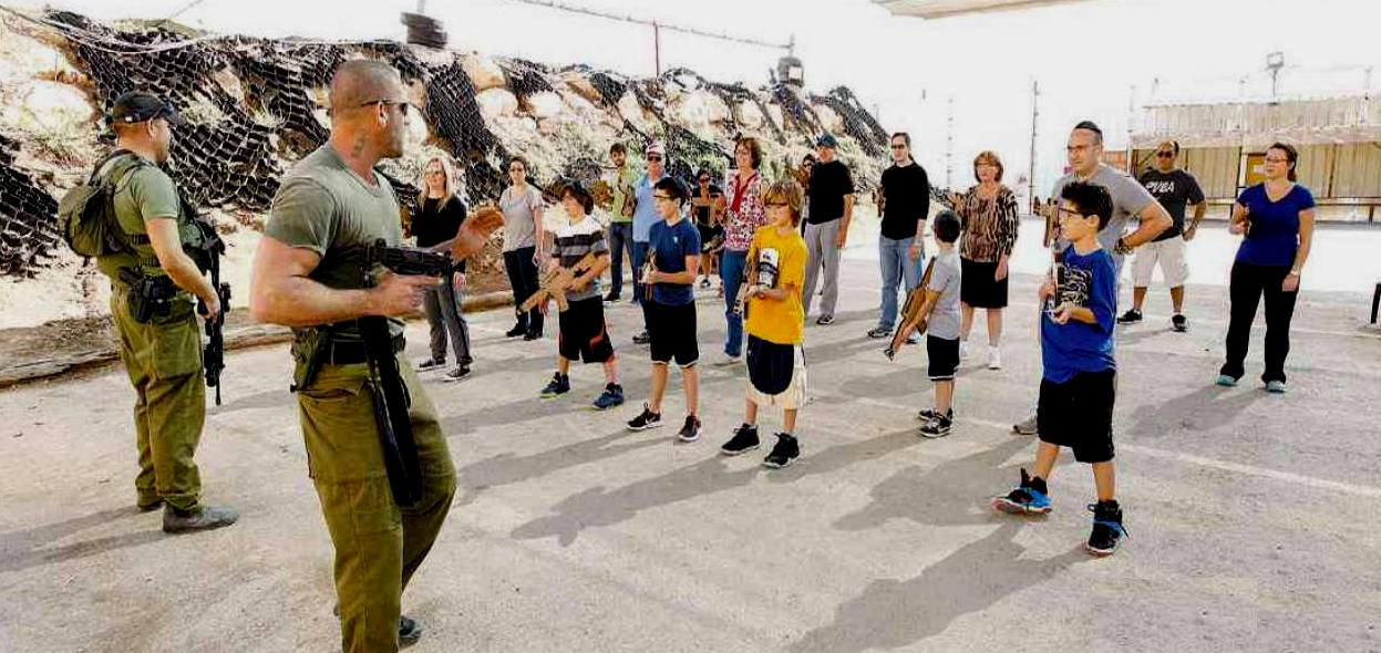 addestramento antiterrorista di famiglie israeliane; fonte FP