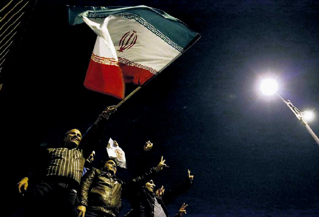 Iran, si festeggia l'accordo nucleare...; fonte Khahi