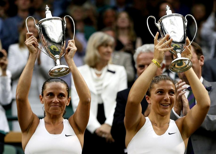 Sara e Roberta vincono il torneo di tennis di Wimbledon (nel doppio); fonte Reuters