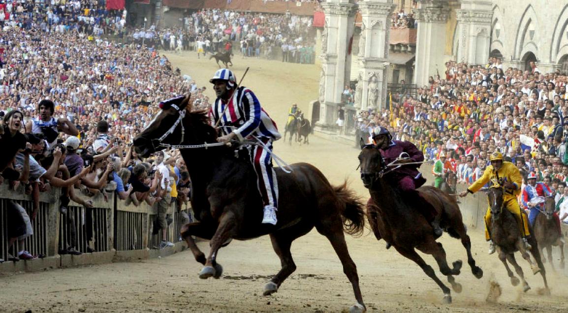 Il Palio di Siena, da vincere e offrire alla Vergine Maria; fonte Ansa