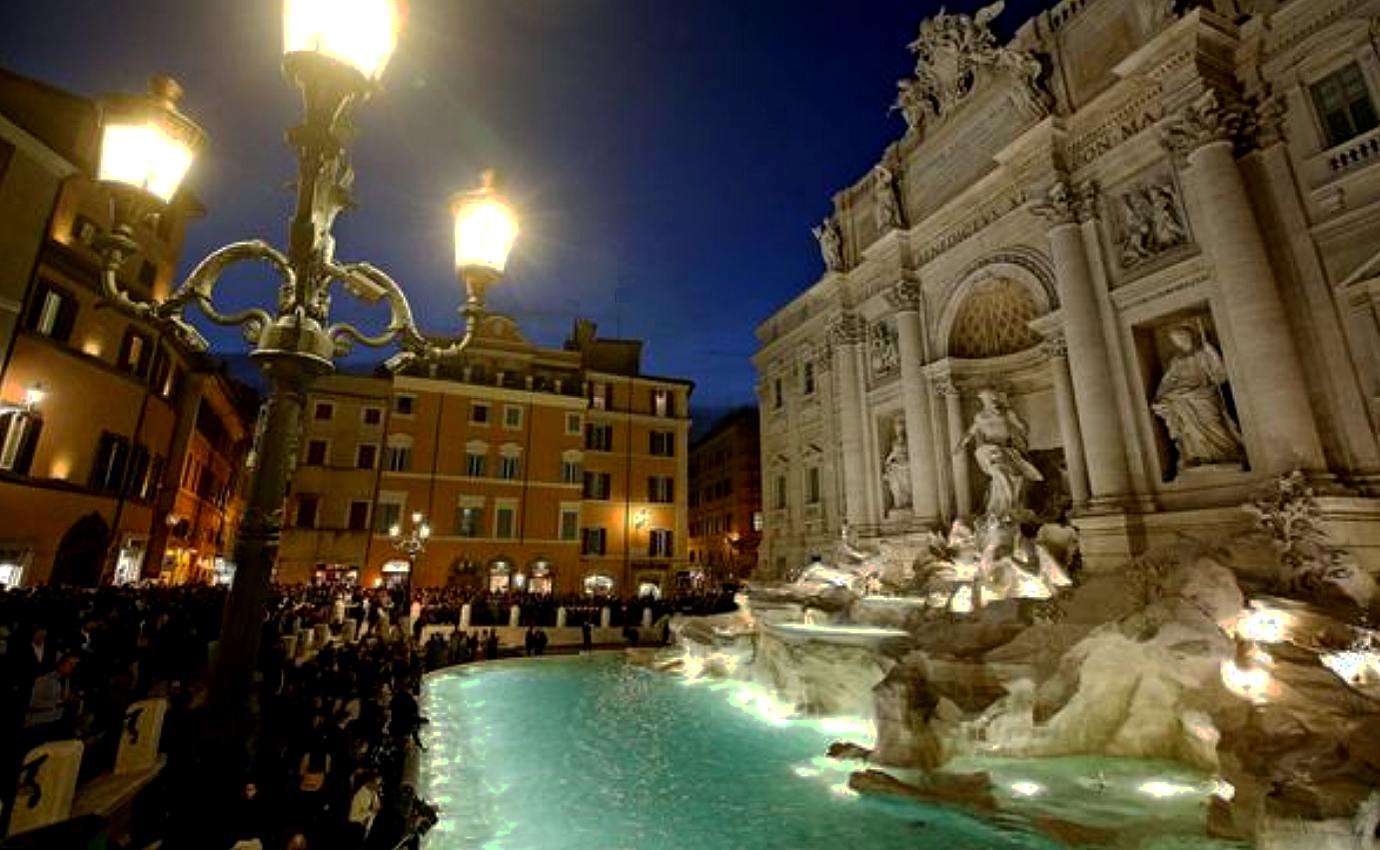 Roma, fontana di Trevi; fonte Efe