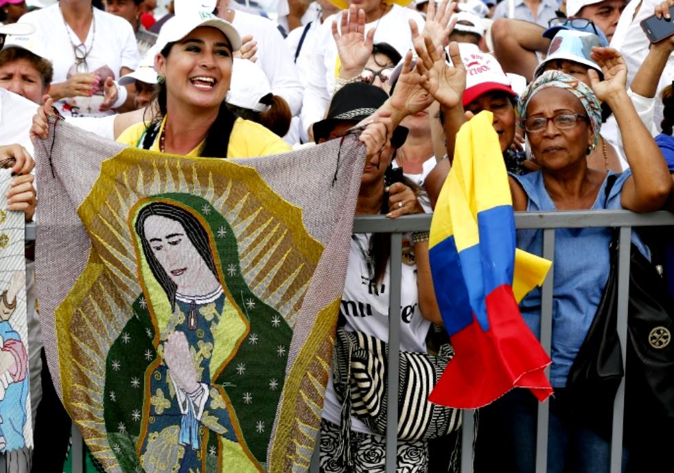 Cartegena (Colombia), salutano papa Francesco; fonte A.P.