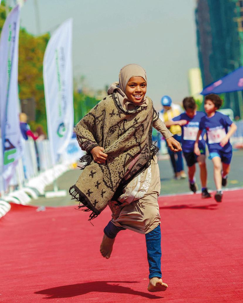 Egitto, la vittoriosa  maratoneta Marwa Hassan, alla gara "Aswan42" per bambini