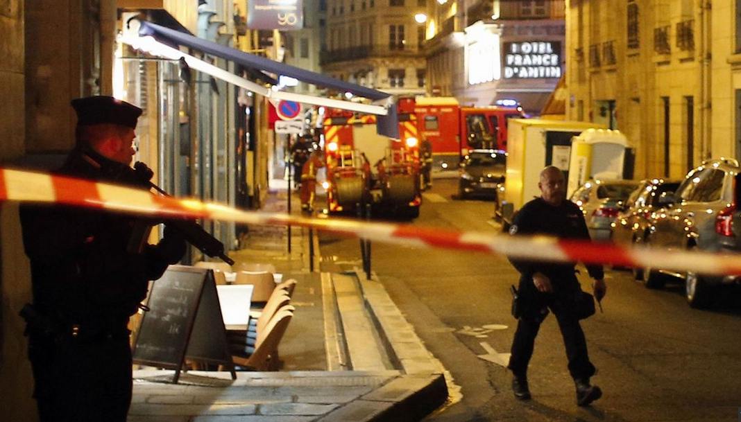 13 maggio, Parigi, attacco terrorista islamico; in memoria delle vittime