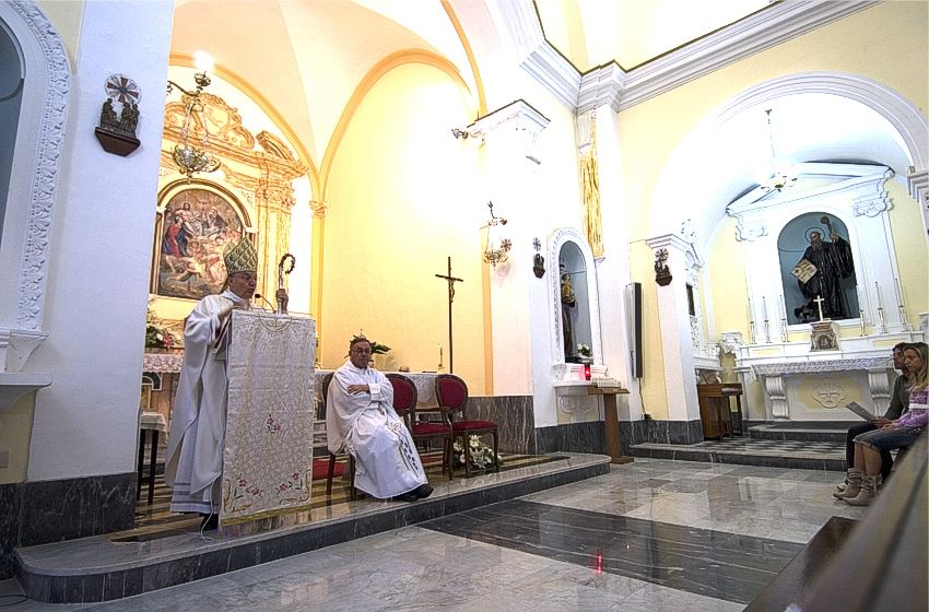 clicca per ingrandire: l'Arcivescovo di Gaeta alla festa solenne del Santuario