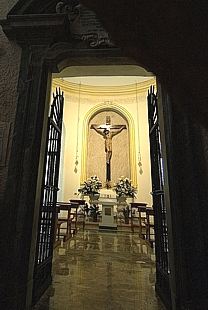 clicca per ingrandire - Cappella del Crocifisso