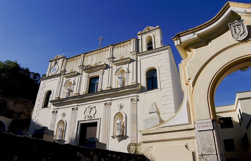 Le statue dei Santi della facciata: clicca per accedere